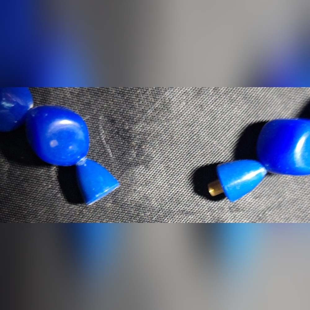 Elegant Blue Beaded Necklace and Clip-on Earring Set - Picture 4 of 5